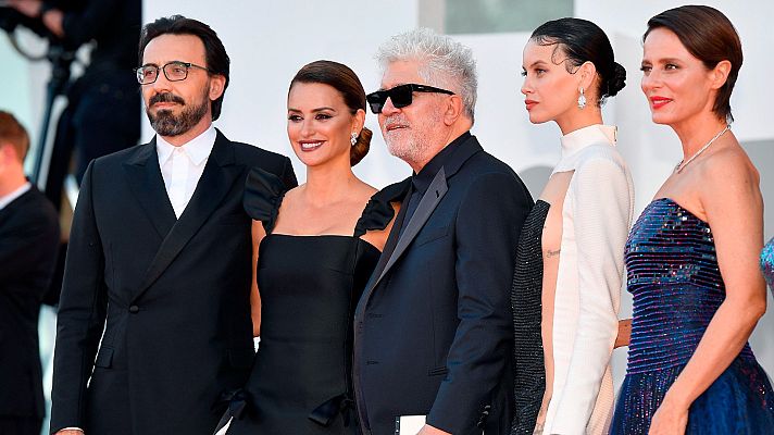 Telediario 2 - 'Madres paralelas' de Almodóvar inaugurá la 78 edición de la Mostra de Venecia