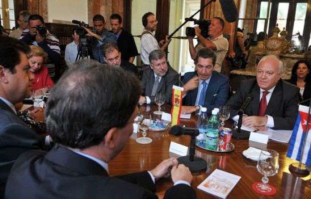  - Moratinos viaja a Cuba