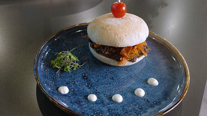 Como sapiens - Patatas revolconas, rabo de toro y pan de calatrava