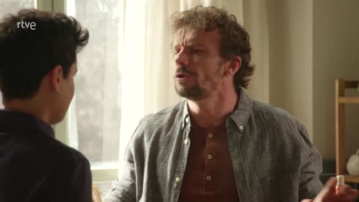 Dos vidas - Dos Vidas: Dani cuenta a su padre que es un chico trans