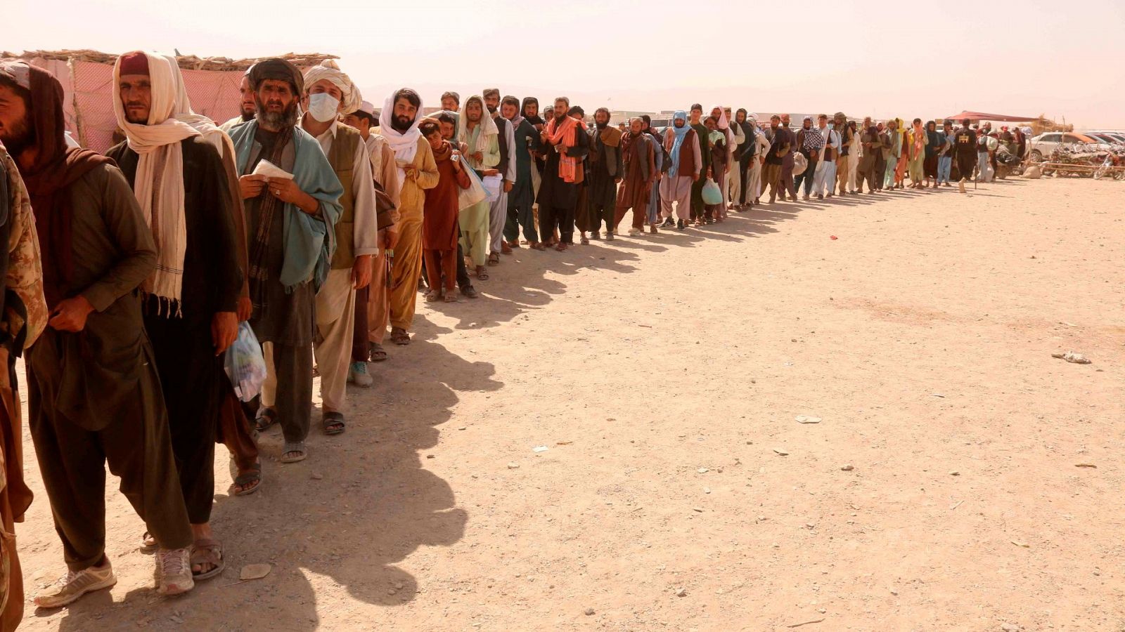 Los combatientes talibanes controlan el paso fronterizo entre Afganistán y Pakistán