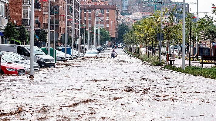 Telediario 1 - El rastro que dejan las lluvias torrenciales: vecinos desalojados, cortes de luz y pérdidas millonarias