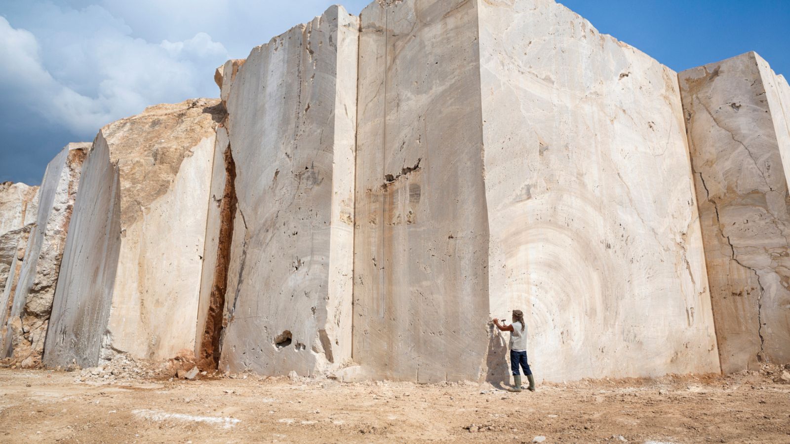 Aquí la Tierra - Cantero, el oficio con alma cálida y herramientas de piedra