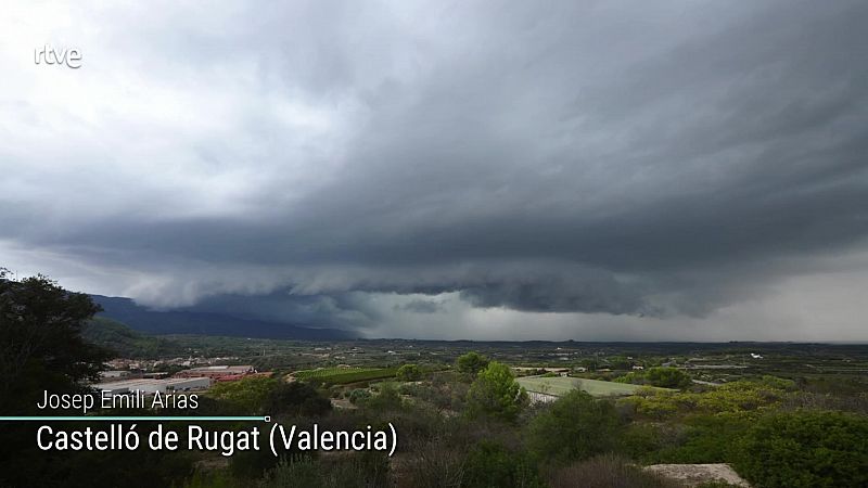 Chubascos y tormentas que pueden ser localmente fuertes en Pirineos, noreste de Cataluña e interior de Castellón - ver ahora