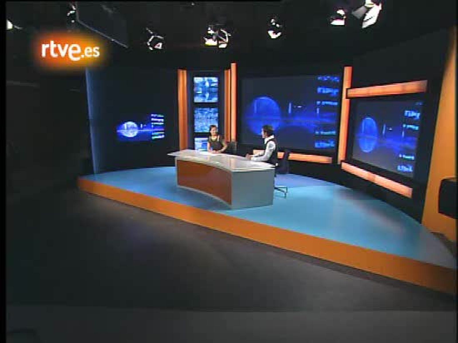 'La2 Noticias' celebra su nuevo plató (diciembre 2007) | Ver