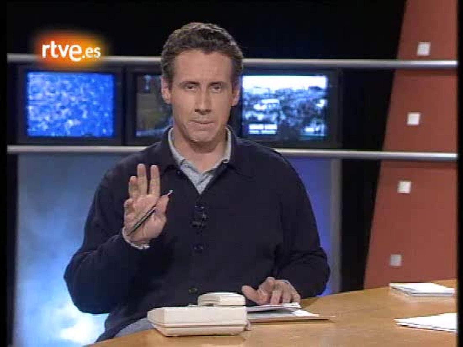 Lorenzo Milá llama a la Agencia Tributaria en 1997 | Ver