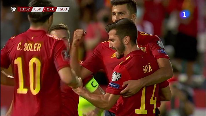 España - Georgia | Gayà adelanta a España con ayuda de un defensa (1-0)