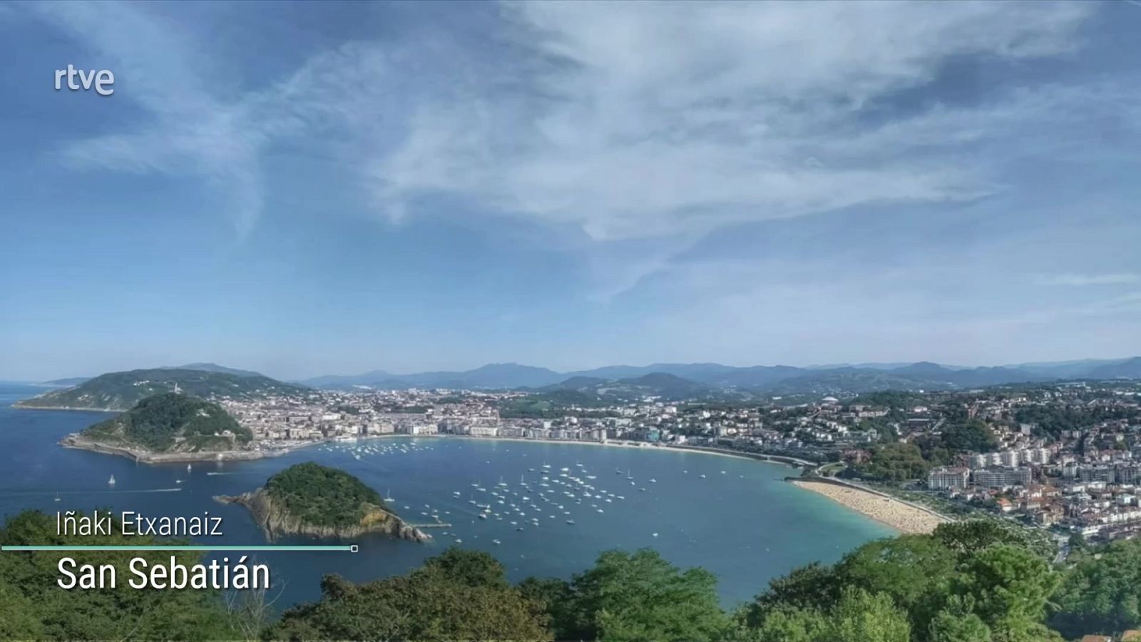 Rachas fuertes en Alborán, litoral gaditano y, muy fuertes, en el Estrecho. Temperaturas superiores a 34 grados en el Cantábrico y los 38 en el Guadalquivir - ver ahora
