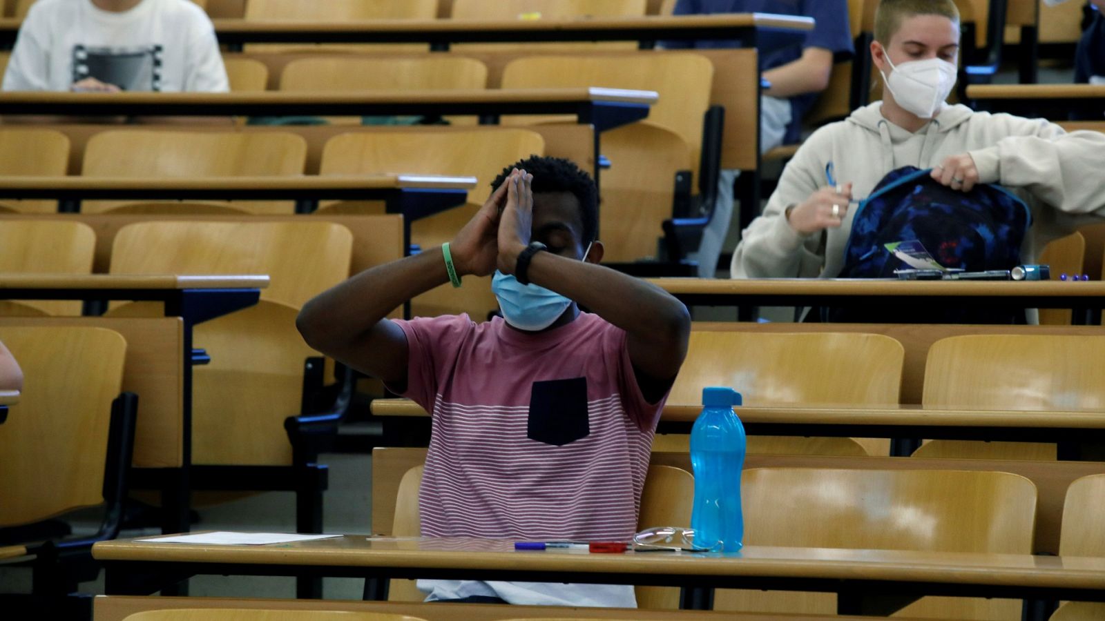 Un 30% de los universitarios ha dejado su carrera por problemas económicos