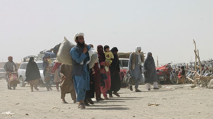 Afganos refugiados en Pakistán piden la colaboración de Occidente con los talibanes