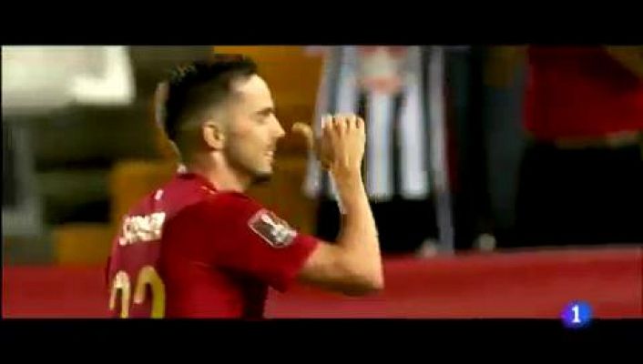 Telediario 2 - La selección española de fútbol se la juega en Pristina