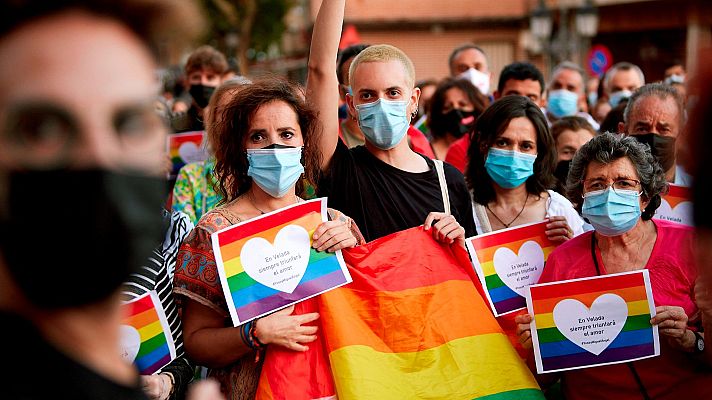 Telediario 2 - La denuncia falsa sobre la agresión homófoba de Malasaña causa un nuevo enfrentamiento político