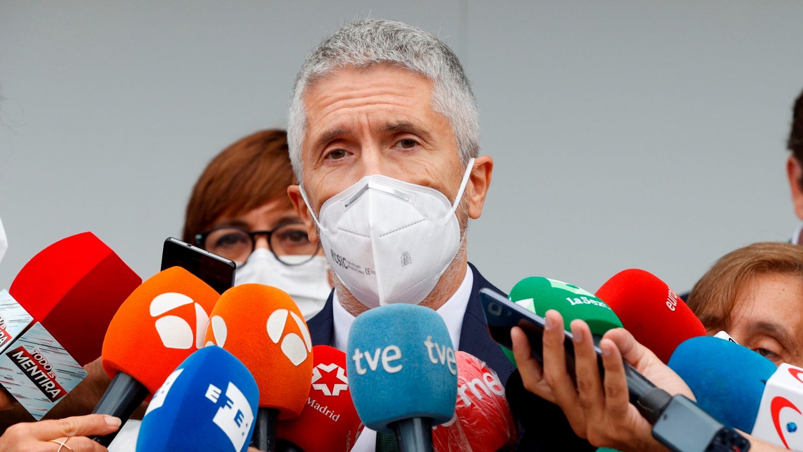 PP y Vox piden la dimisión de Marlaska y aculsa al Gobierno de utilizar la falsa agresión homófoba