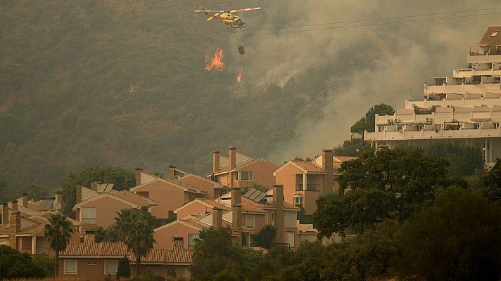 La tarde en 24h - Cortes intermitentes en la AP-7 y aumento de desalojados por el incendio en Sierra Bermeja