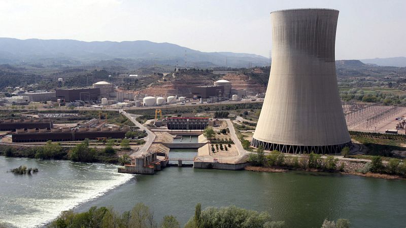 Las eléctricas amenazan con parar las nucleares ante las medidas del Gobierno