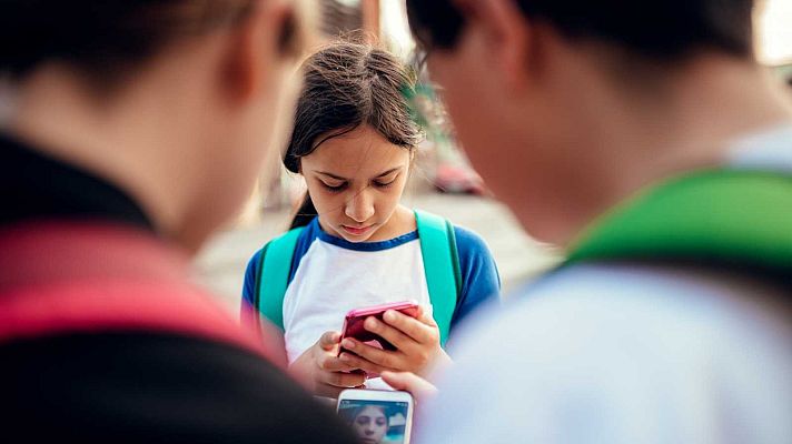 Telediario 1 - El acoso virtual aumenta entre los escolares desde el inicio de la pandemia y las agresiones grupales suben un 65%