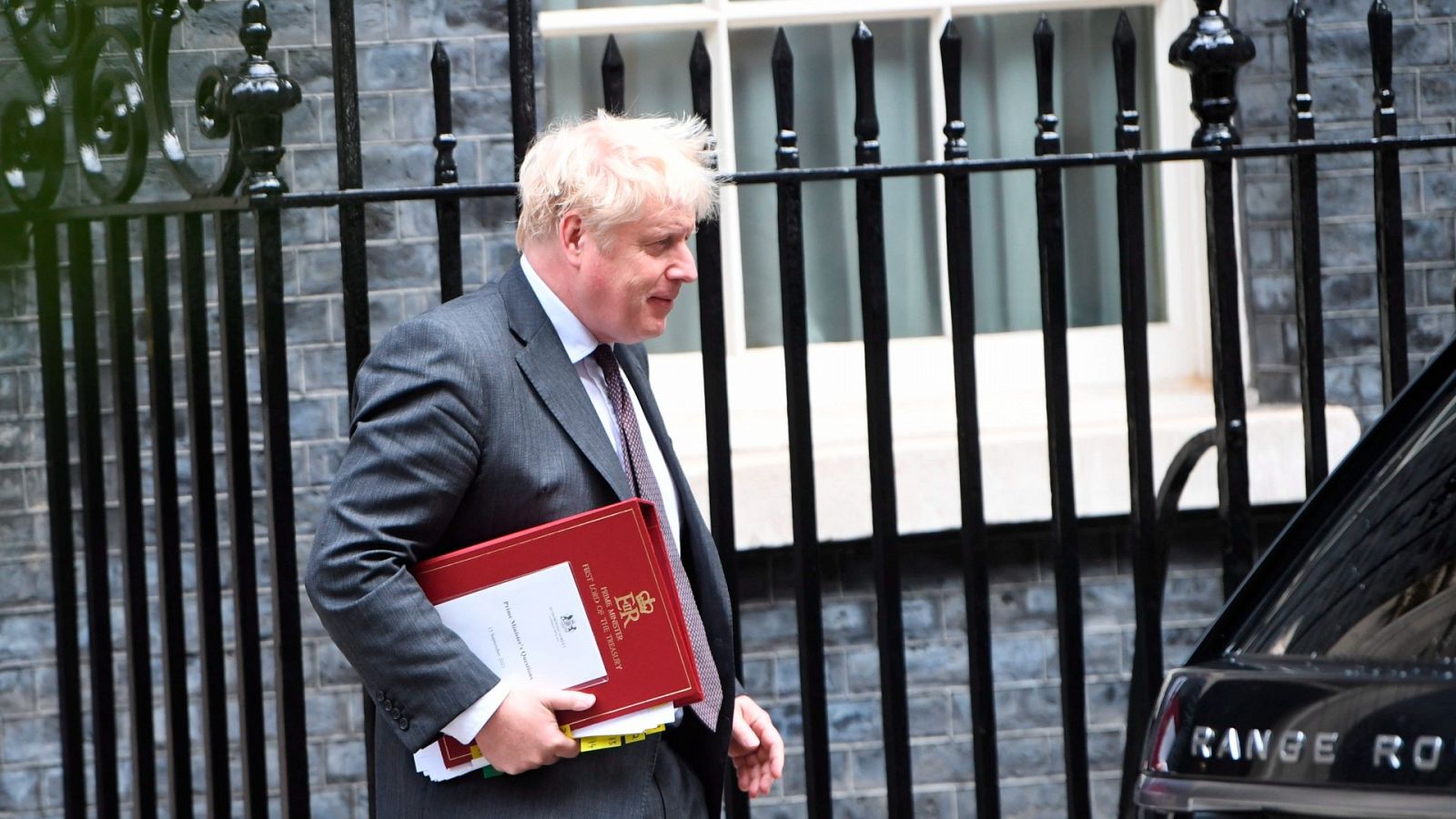 Boris Johnson remodela su gobierno en el momento más crítico