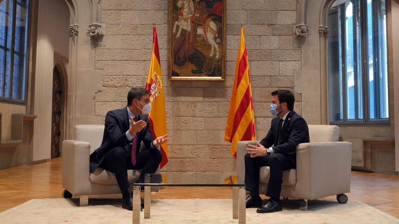 Sánchez y Aragonès se emplazan a una negociación "sin plazos" 