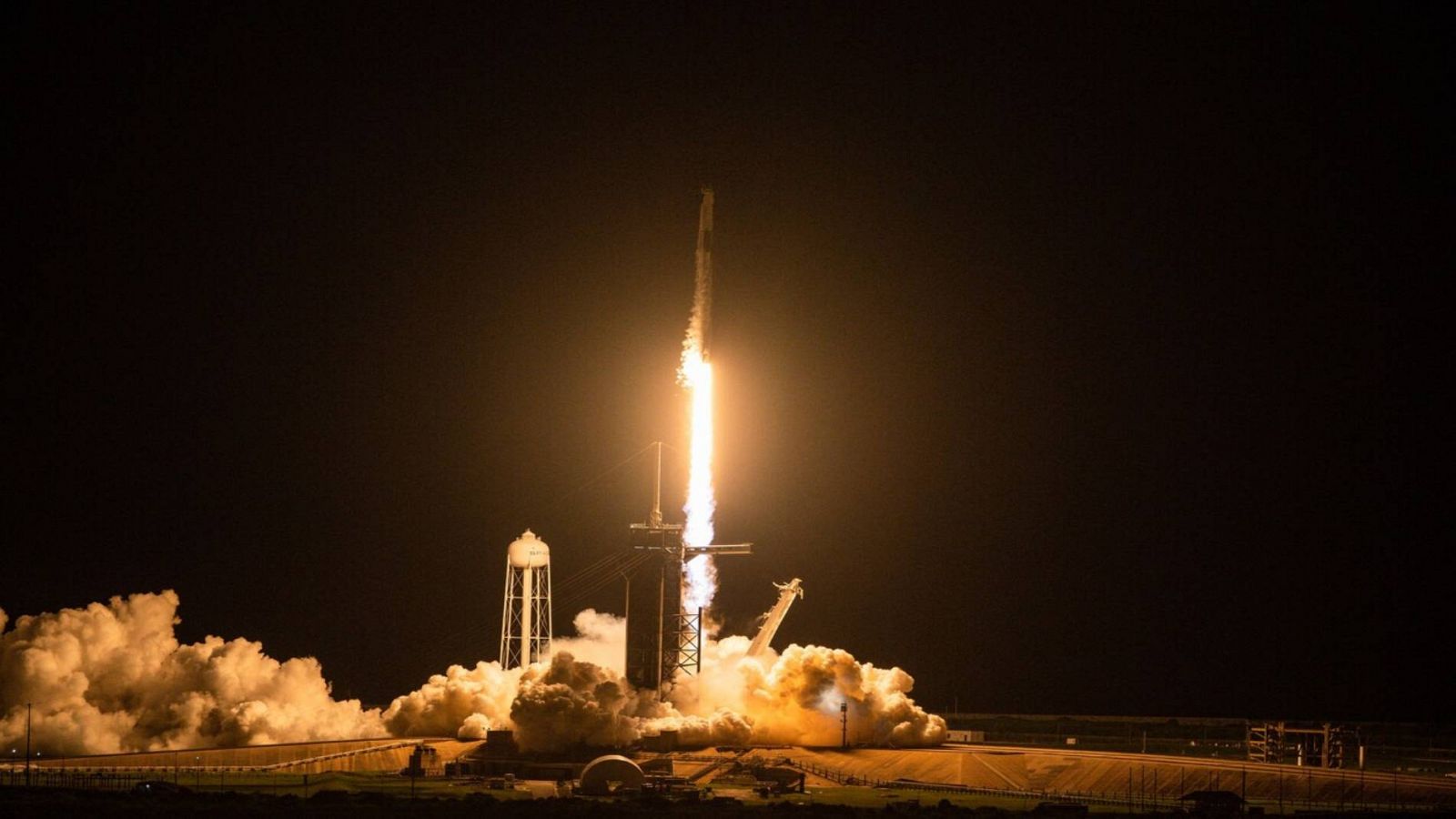 SpaceX abre las puertas del espacio a los civiles con un histórico lanzamiento - RTVE.es