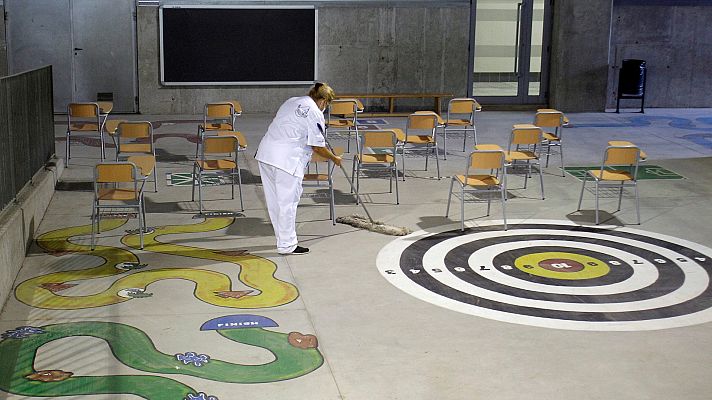 Telediario 2 - ¿Es idóneo subir ahora el SMI? ¿Qué impacto puede tener? Los expertos responden