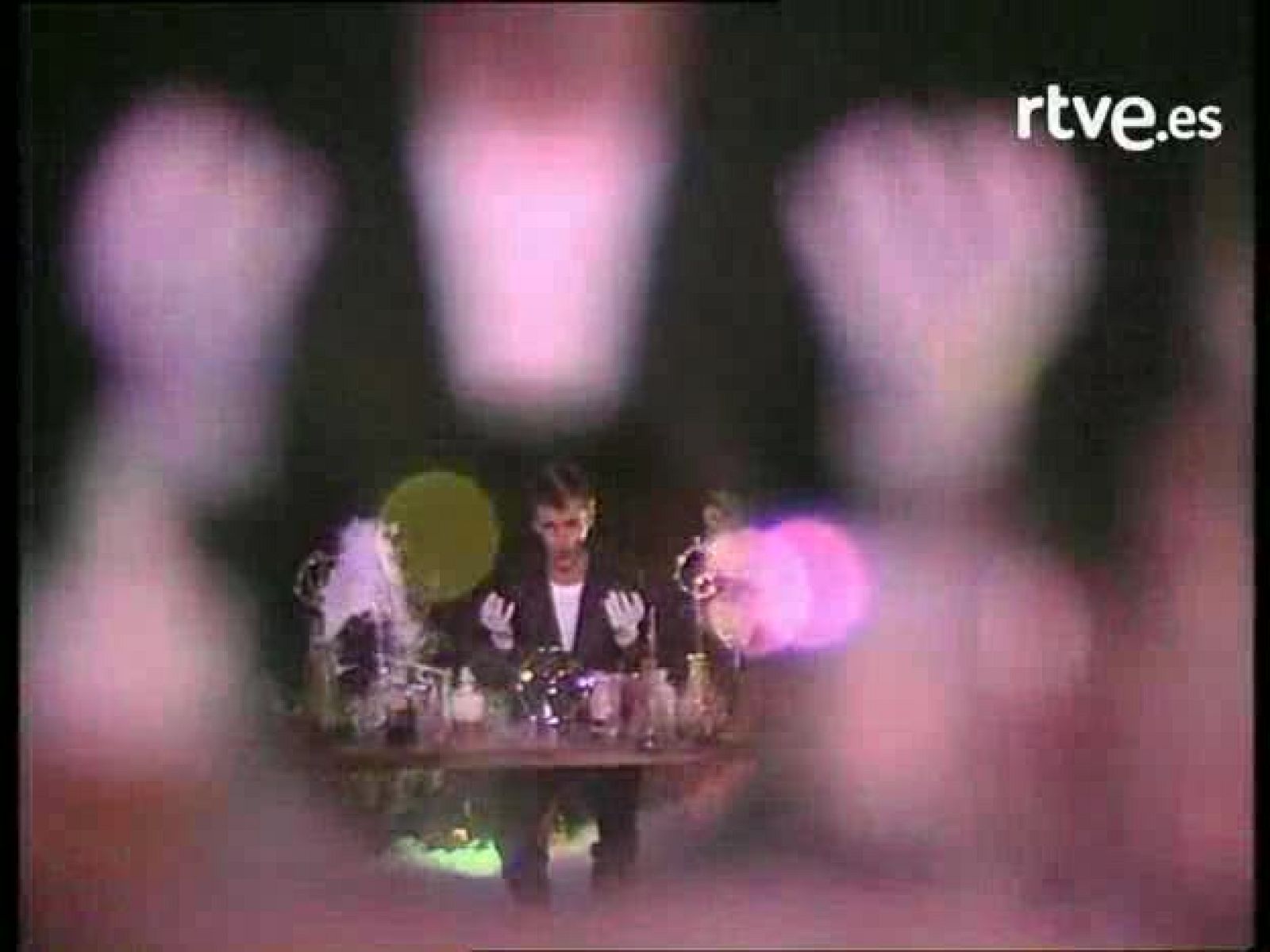 Bola de cristal - Acordes en espiral: Kiko Veneno 'No adivino nada' | Ver