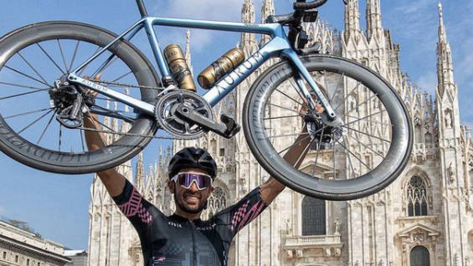 Alberto Contador cumple su promesa: de Pinto a Milán en bici -- Ver ahora