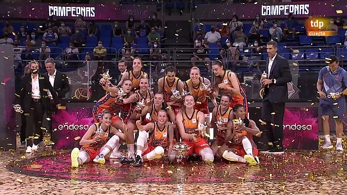 Baloncesto en RTVE - Valencia levanta la Supercopa, su primer título nacional