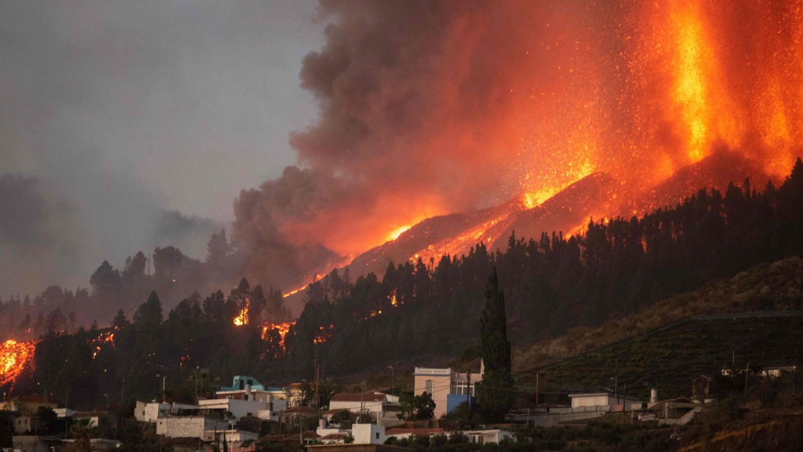 La Palma | Entra en erupción el volcán en la Cumbre Vieja