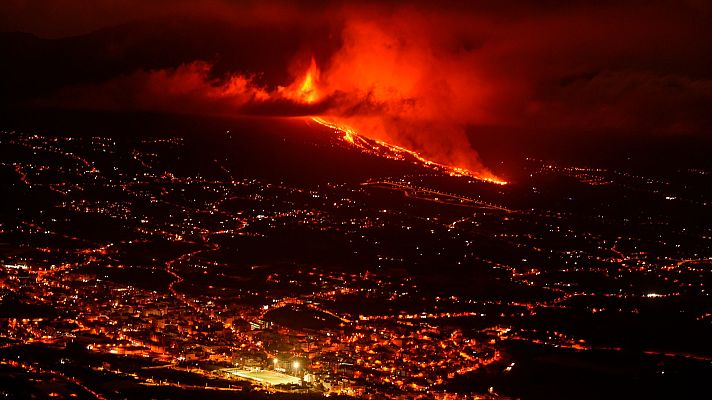 Telediario 1 - Los vulcanólogos avisan de que cuado la lava llege al mar "puede haber alguna que otra detonación"