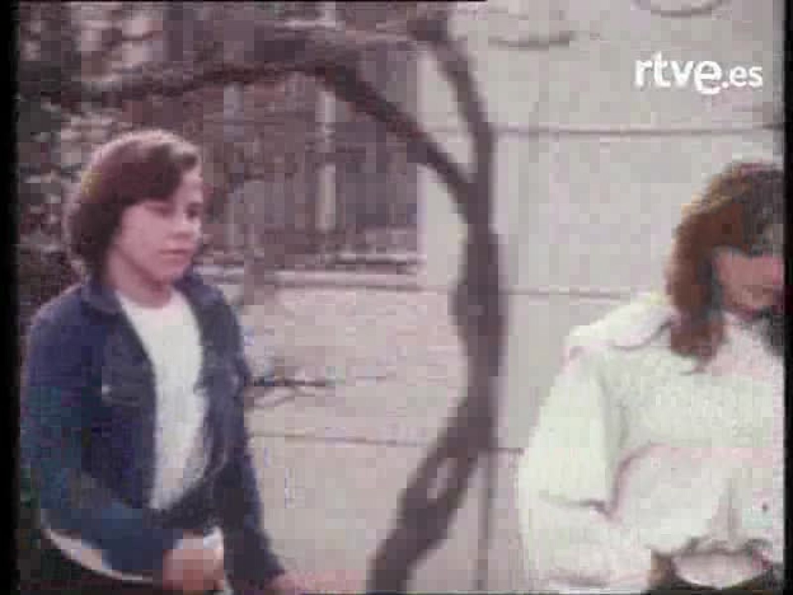 Bola de cristal - Acordes en espiral: Golpes Bajos 'Cena recalentada'