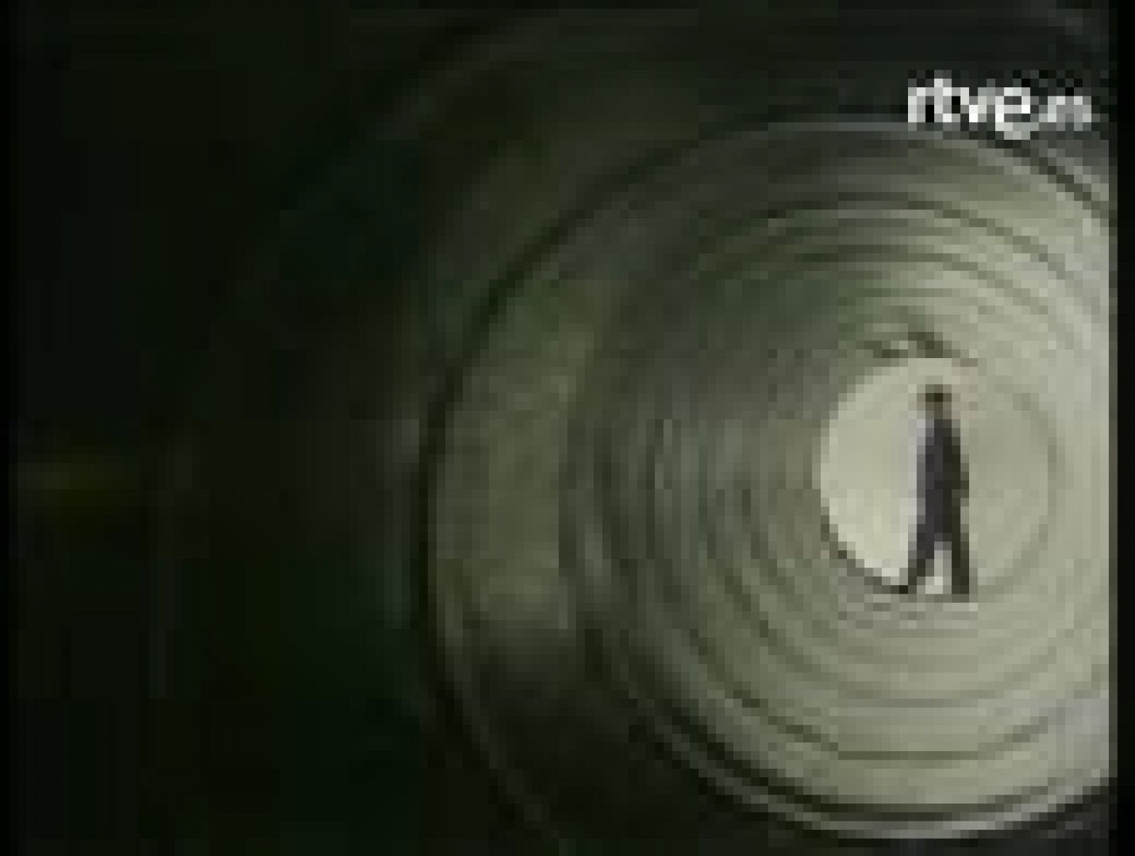 La bola de cristal: El Noticiario 'El reencuentro' | RTVE Play