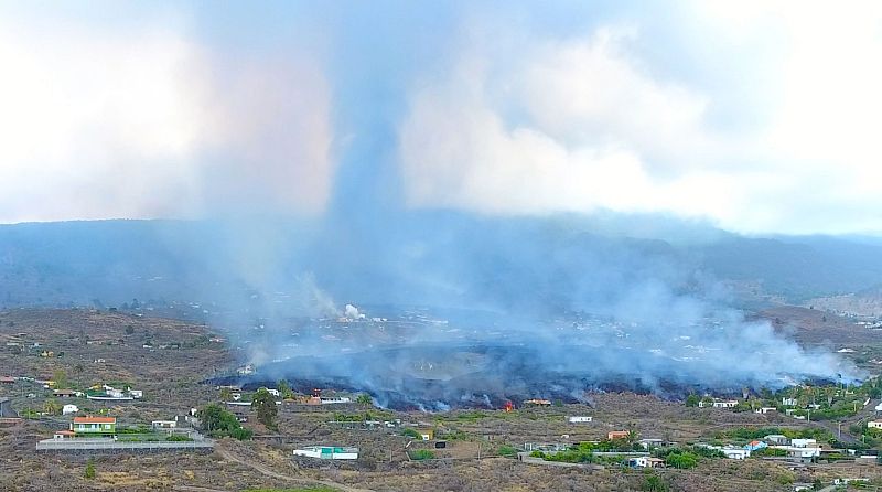 La lava del volcán Cumbre Vieja engulle numerosas casas de la zona | Ver