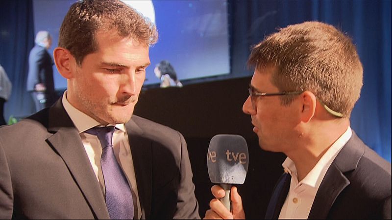 Iker Casillas: "Echo de menos la sensación del futbolista" -- Ver ahora
