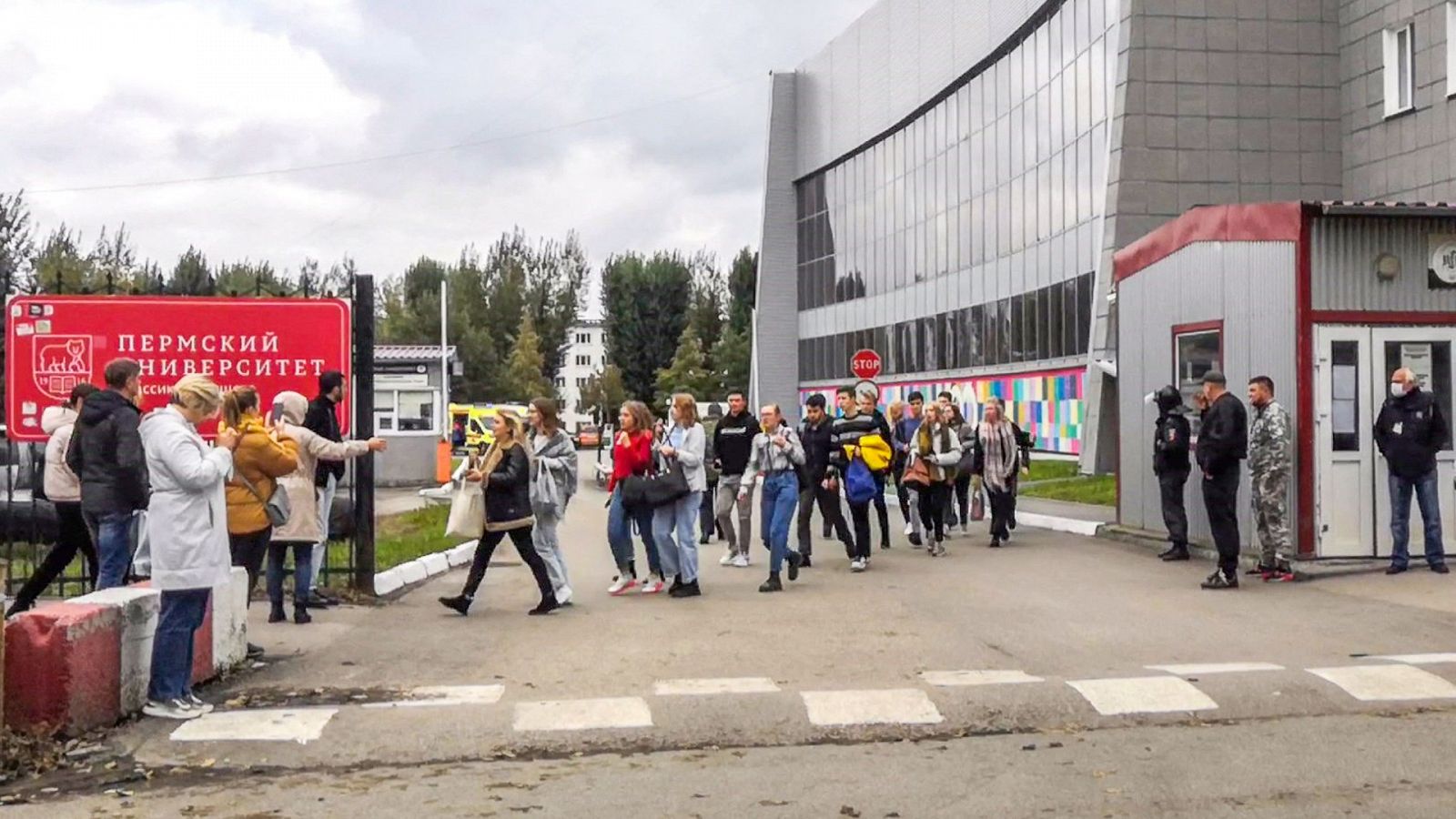 Al menos seis muertos y 24 heridos después de un tiroteo en una universidad rusa