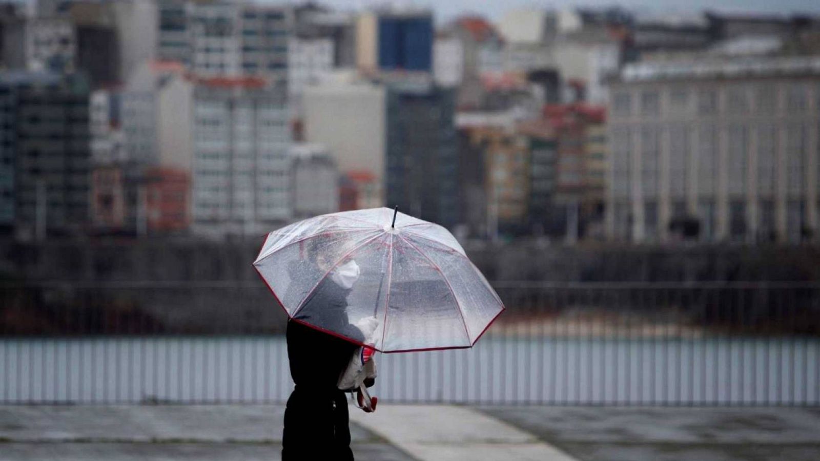 Chubascos localmente muy fuertes en el área mediterránea