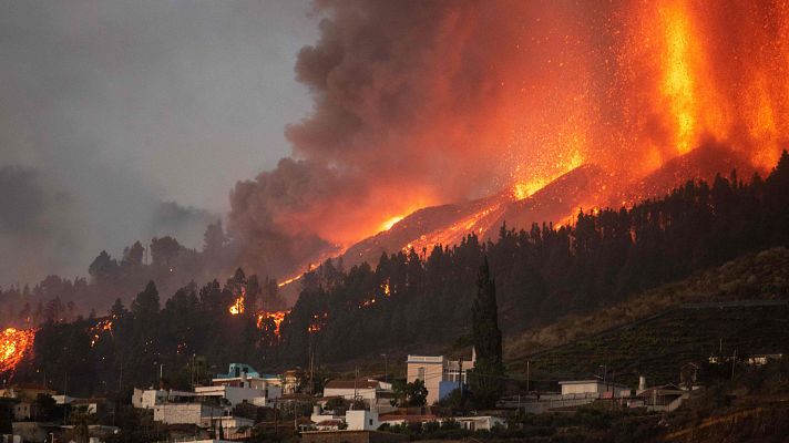 María José Blanco (IGN): "En las erupciones históricas de Canarias se suelen abrir varias fisuras"