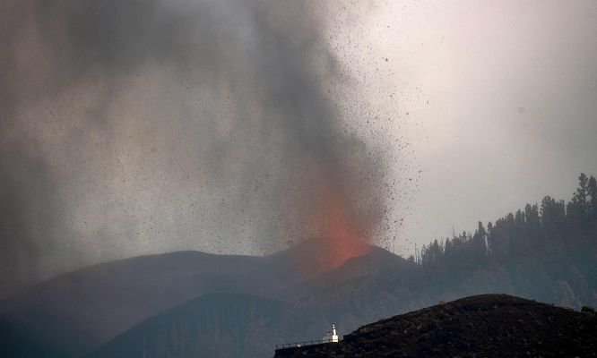 Telediario 1 - La lava continúa su camino y arrasa la población de Todeque en La Palma