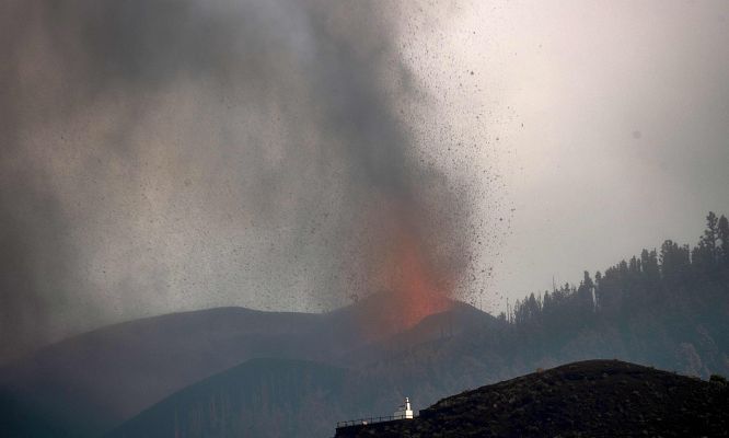 Telediario 1 - La lava continúa su camino y arrasa la población de Todeque en La Palma