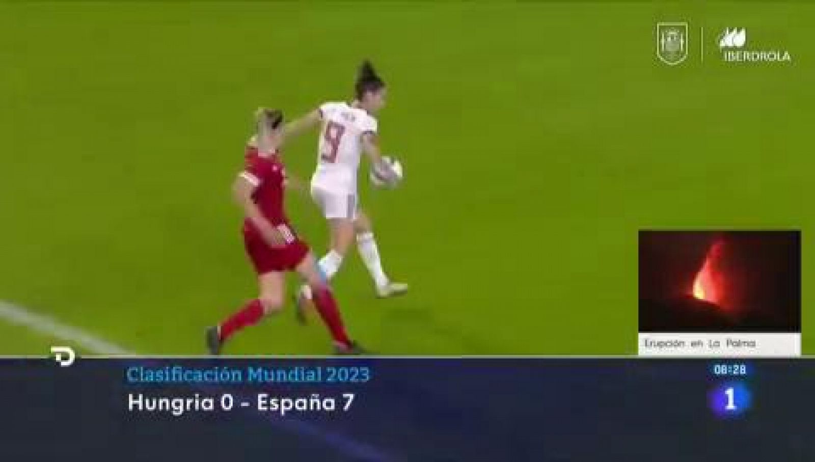 La selección femenina golea a Hungría en su camino al Mundial