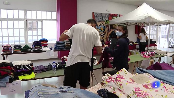 Telediario 2 - Una ola de solidaridad se vuelca con los vecinos afectados por la erupción del volcán de La Palma