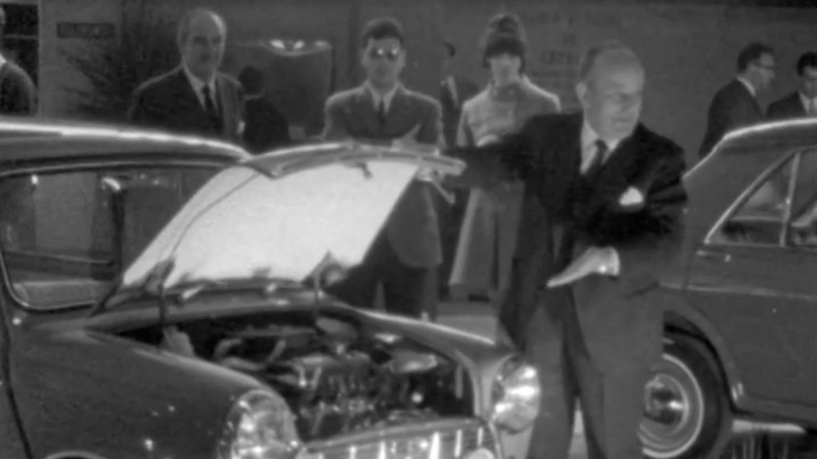 Arxiu TVE Catalunya - El Saló de l'Automòbil és a punt per obrir l'edició del 1968