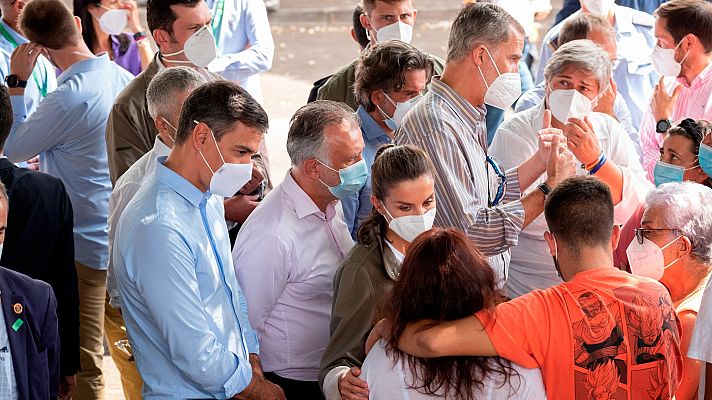 Telediario 2 - Los reyes visitan a los afectados de La Palma: "Entre todos vamos a ayudar a recomponer sus vidas"