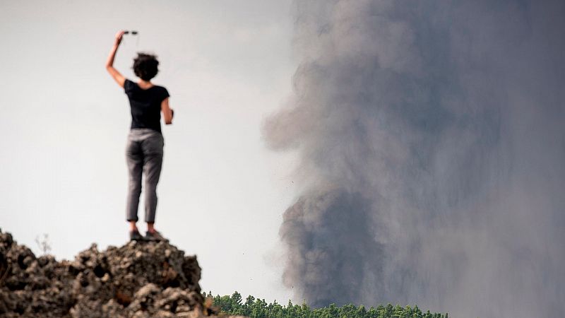 Los vecinos de La Palma desolados frente a los destrozos: "Es como estar muerto en vida" - La hora de La 1 | Ver