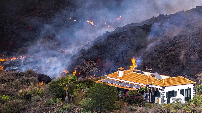 La lava del volcán de La Palma se extiende ya por 180 hectáreas - Ver ahora
