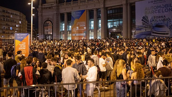 Telediario 1 - El primer macrobotellón de las fiestas de la Mercè reúne a 15.000 personas en Barcelona