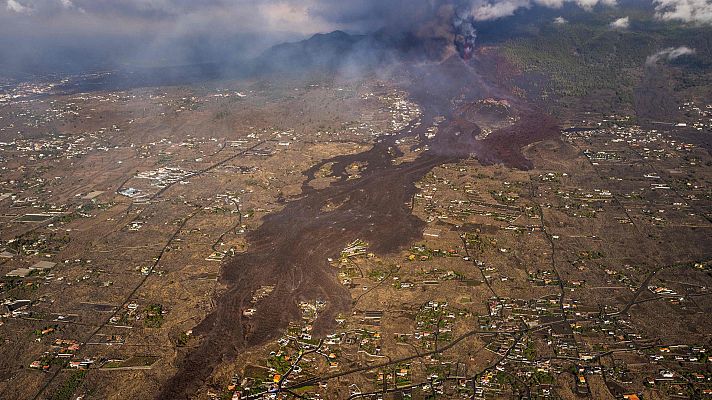 El volcán de La Palma intensifica su fase explosiva
