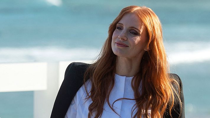 Telediario 1 - Jessica Chastain presenta la película 'Los ojos de Tammy Faye' en San Sebastián