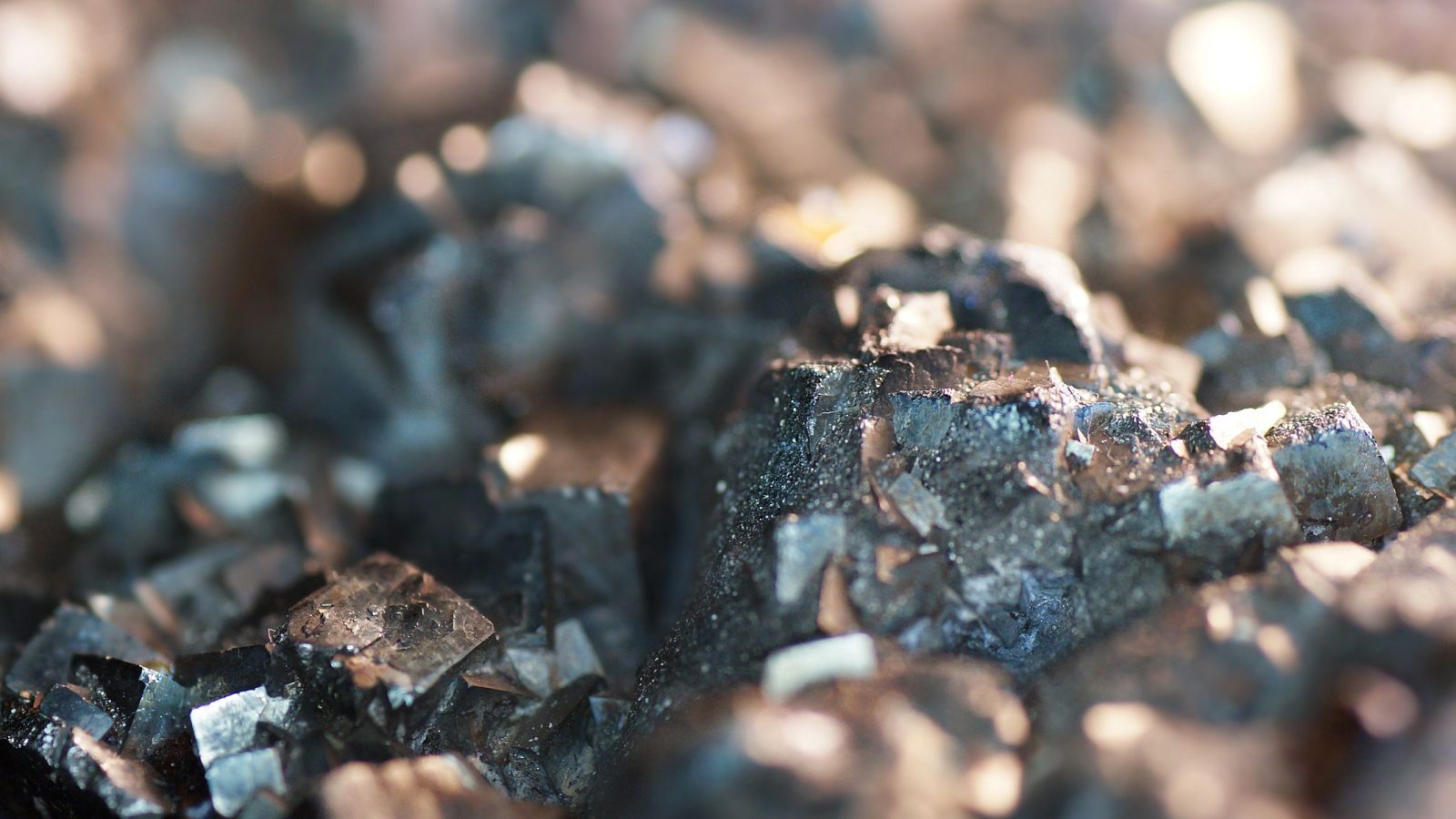 Así trabaja el IGME tras la erupción del volcán de La Palma - España Directo | Ver