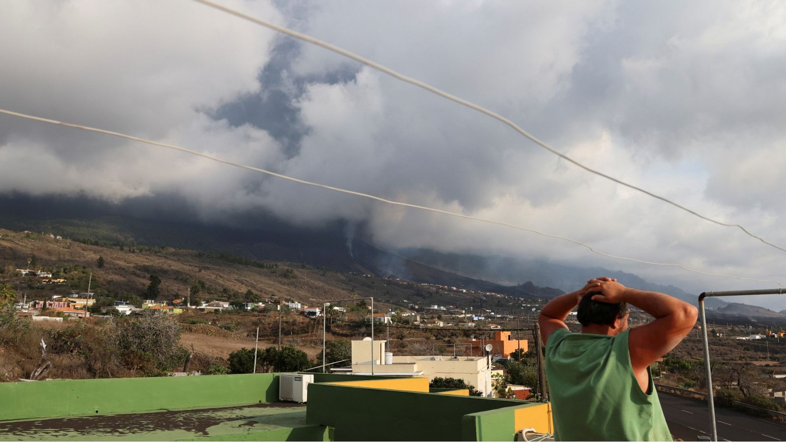 La explosividad del volcán provoca nuevos desalojos