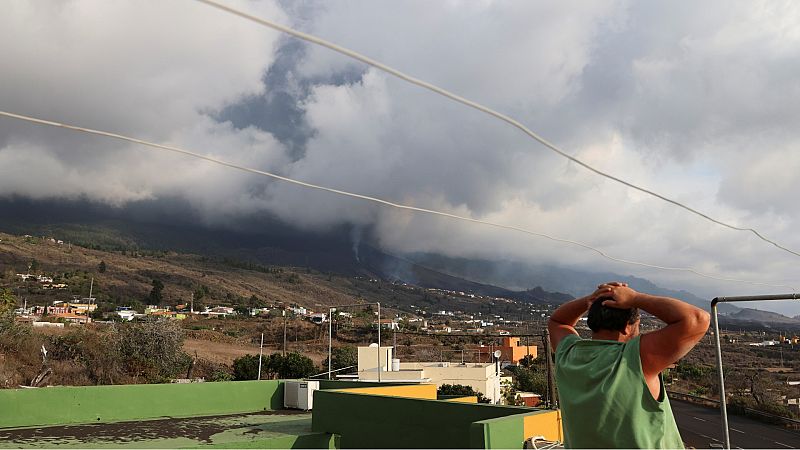 La explosividad del volcán provoca nuevos desalojos